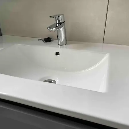à Pied T2 Design Près De La Gare Avec Jardin Au Bord Du Canal Du Midi Appartamento