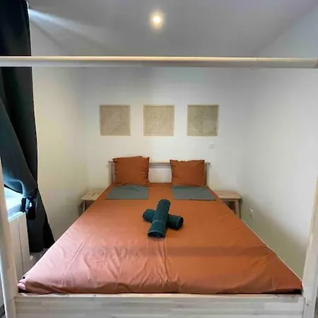 A Pied En Bord Du Canal Du Midi T2 Cosy Avec Jardin Proche Gare Et Hopital Castelnaudary